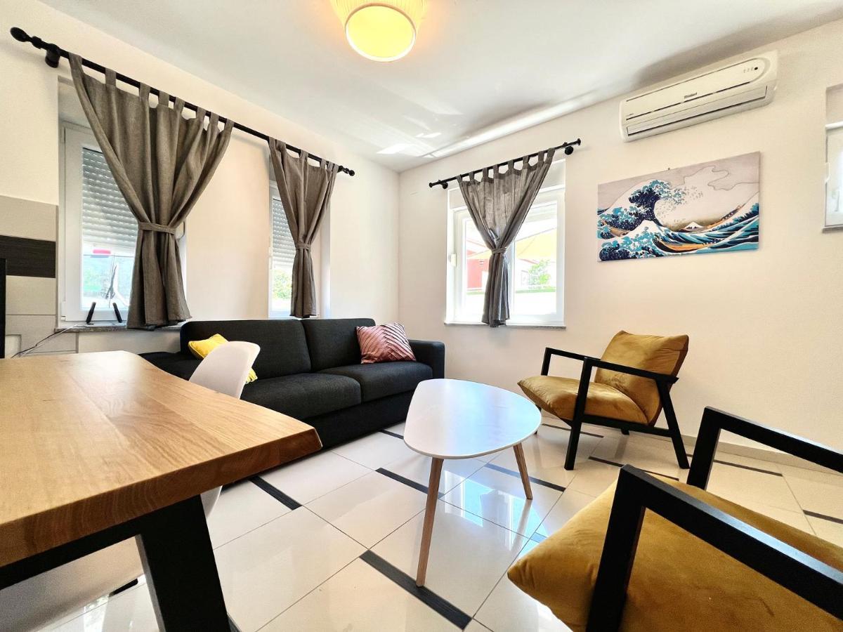 B88 Apartments - Vila Palma Sveti Filip i Jakov Kültér fotó
