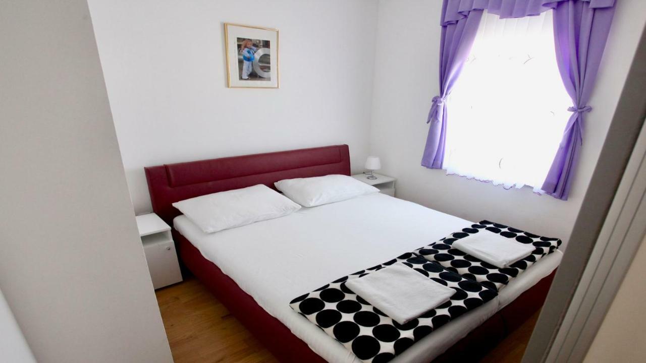 B88 Apartments - Vila Palma Sveti Filip i Jakov Kültér fotó