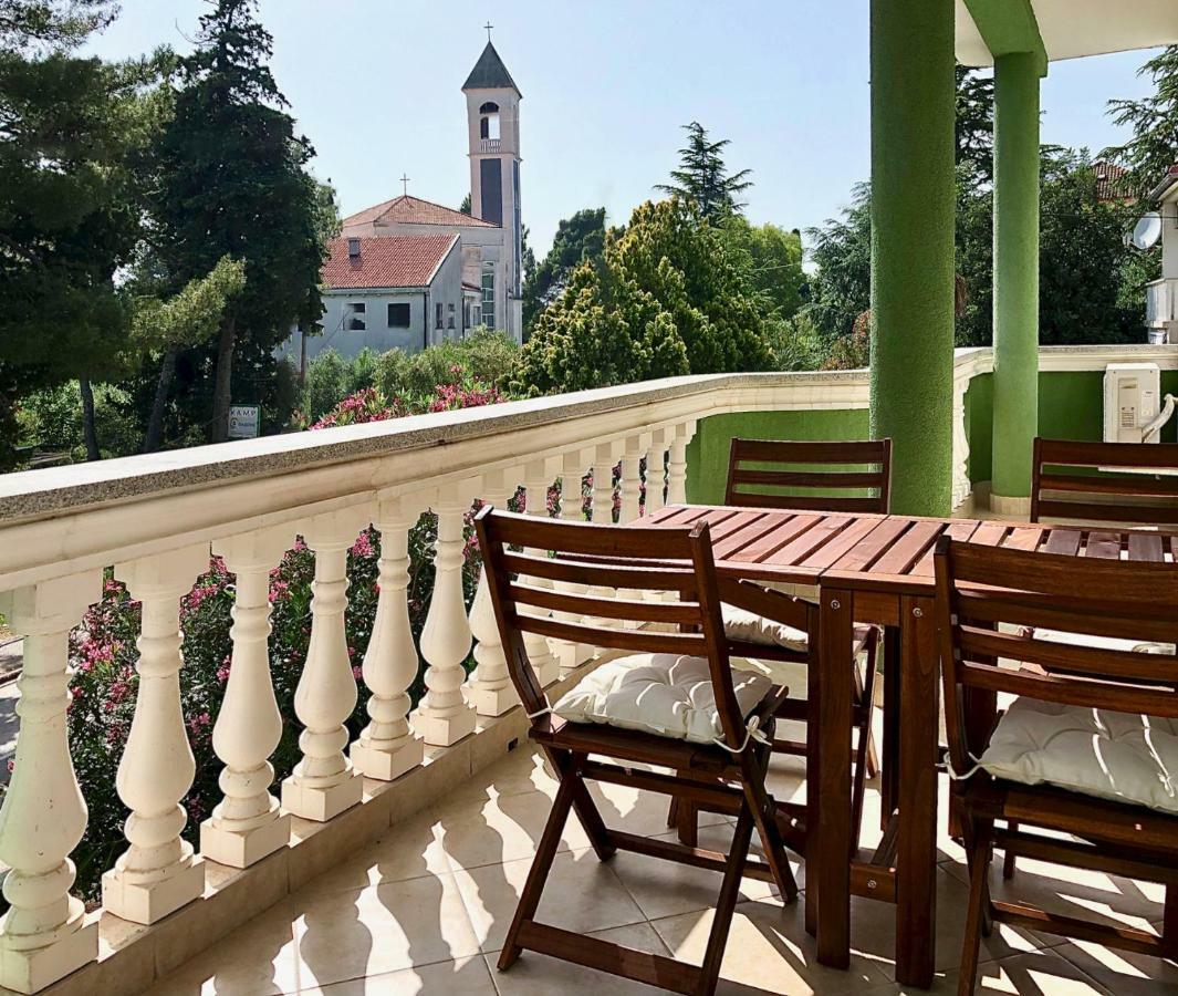 B88 Apartments - Vila Palma Sveti Filip i Jakov Kültér fotó